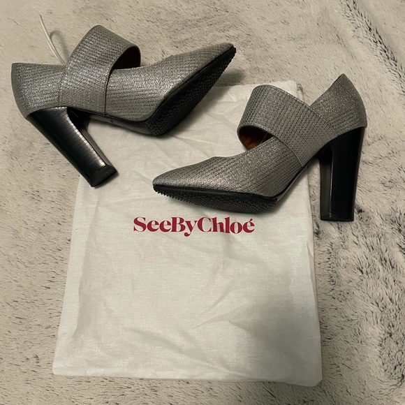 Beautiful See By Chloe silver Mary Jane pumps - Picture 14 of 16